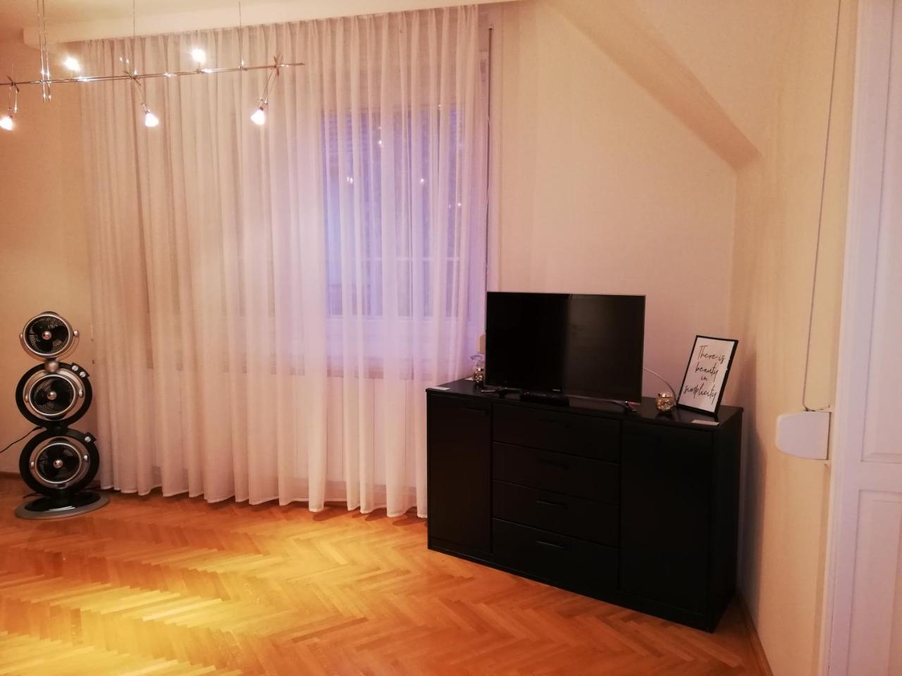 데브레첸 Pero Panzio B&B 외부 사진