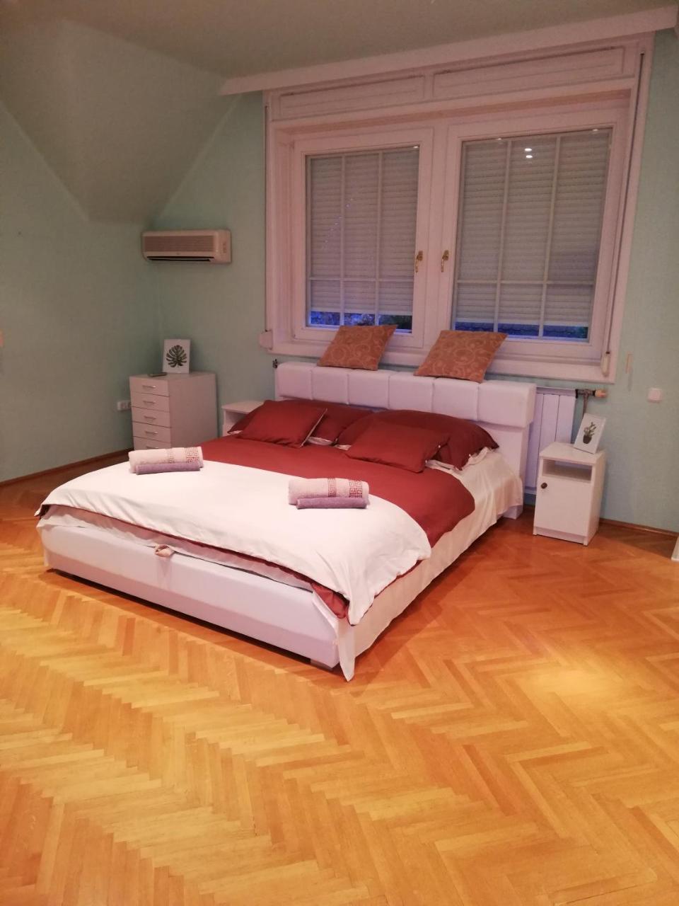 데브레첸 Pero Panzio B&B 외부 사진